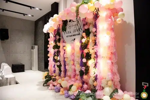 the party setter location Fan Meeting 01 1