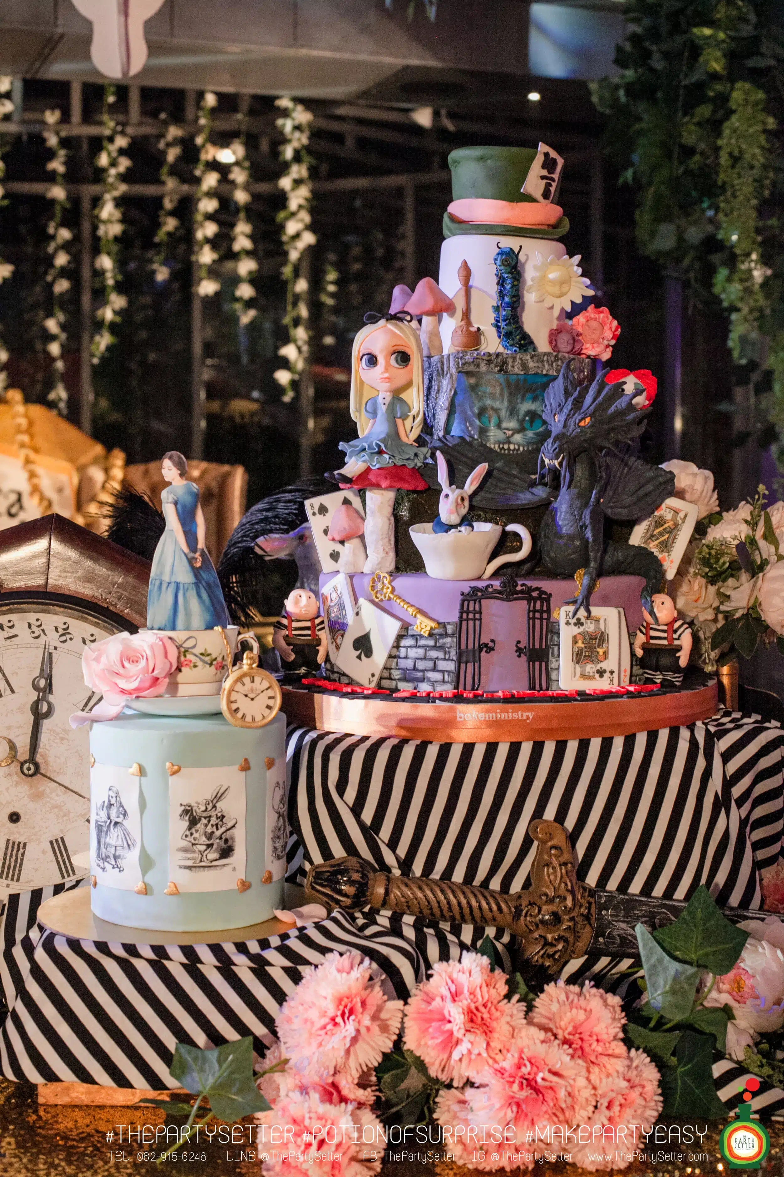 the party setter theme alice in wonserland 20 1 scaled