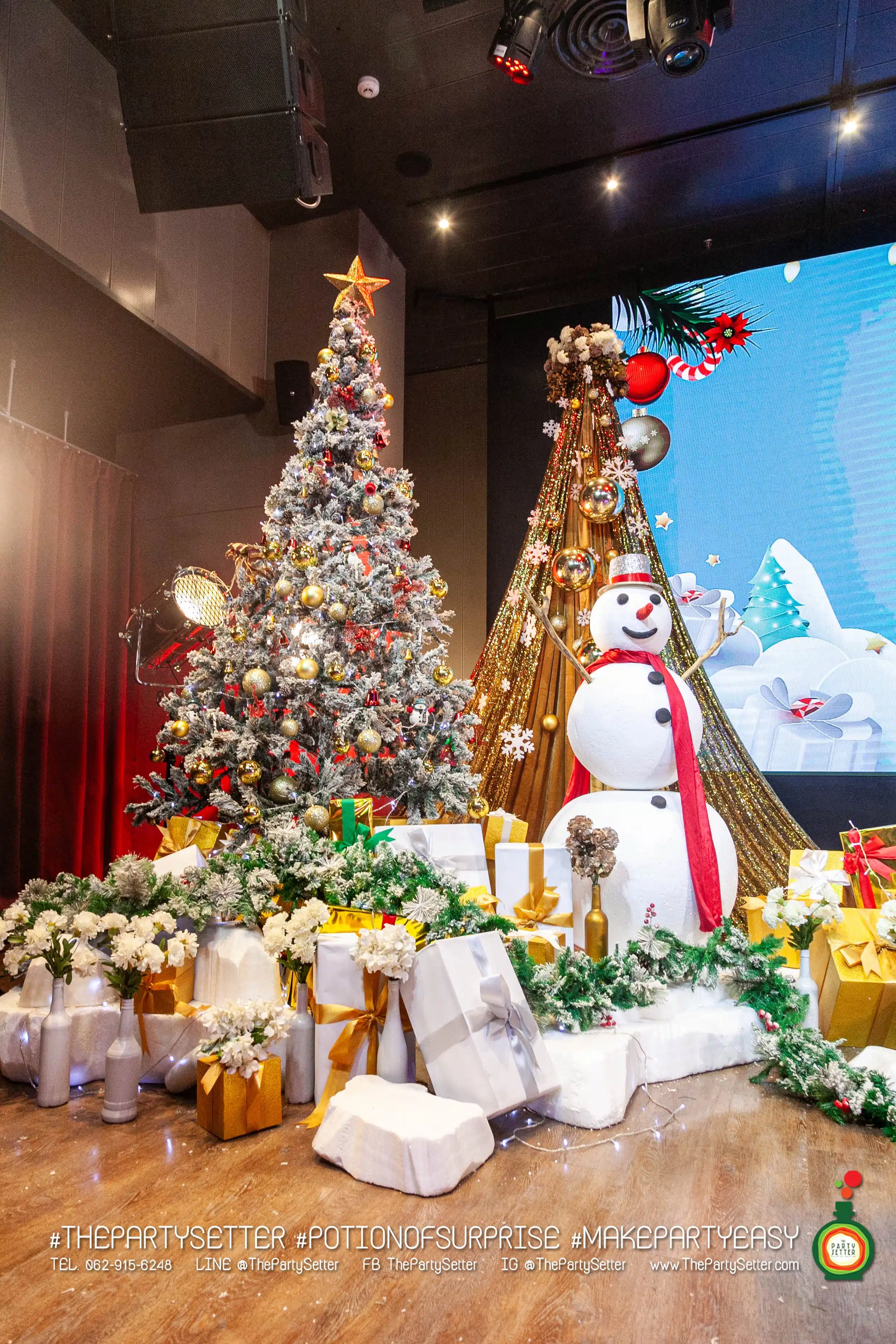 the party setter theme christmas gold 1 scaled