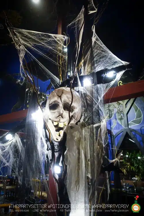 the party setter theme halloween spider nest 2