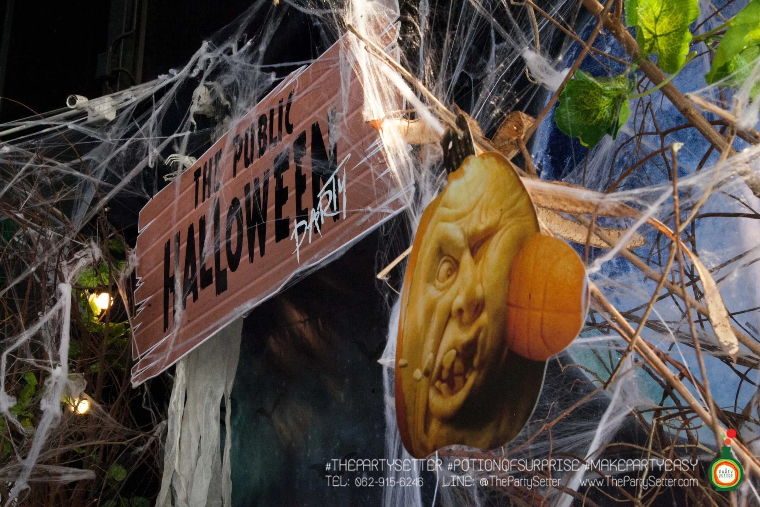 the party setter theme halloween the grave 3