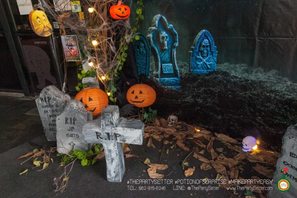the party setter theme halloween the grave 4