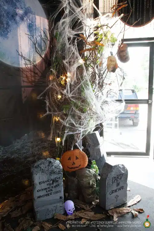 the party setter theme halloween the grave 7