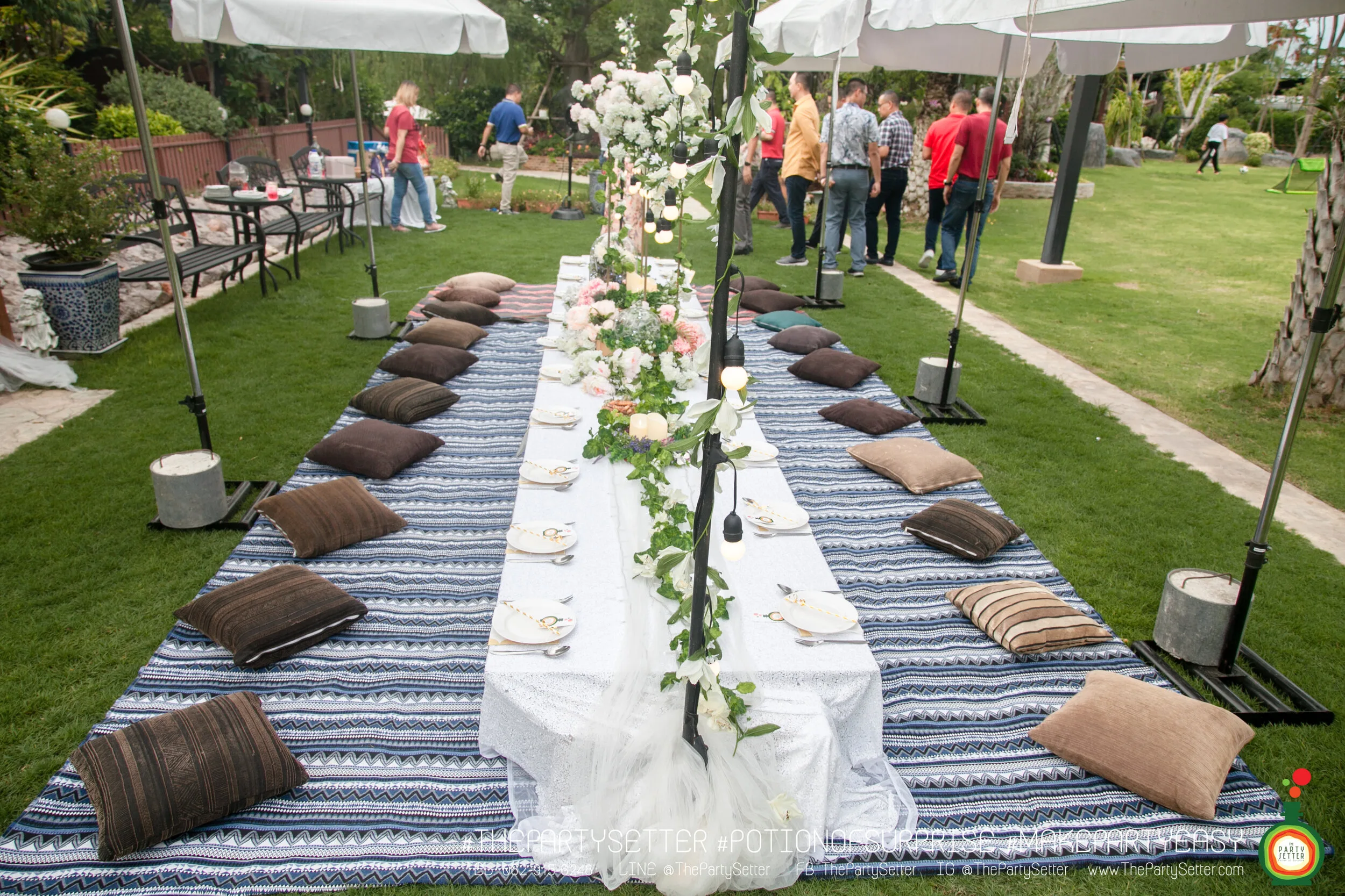 thepartysetter populartheme White Garden 028