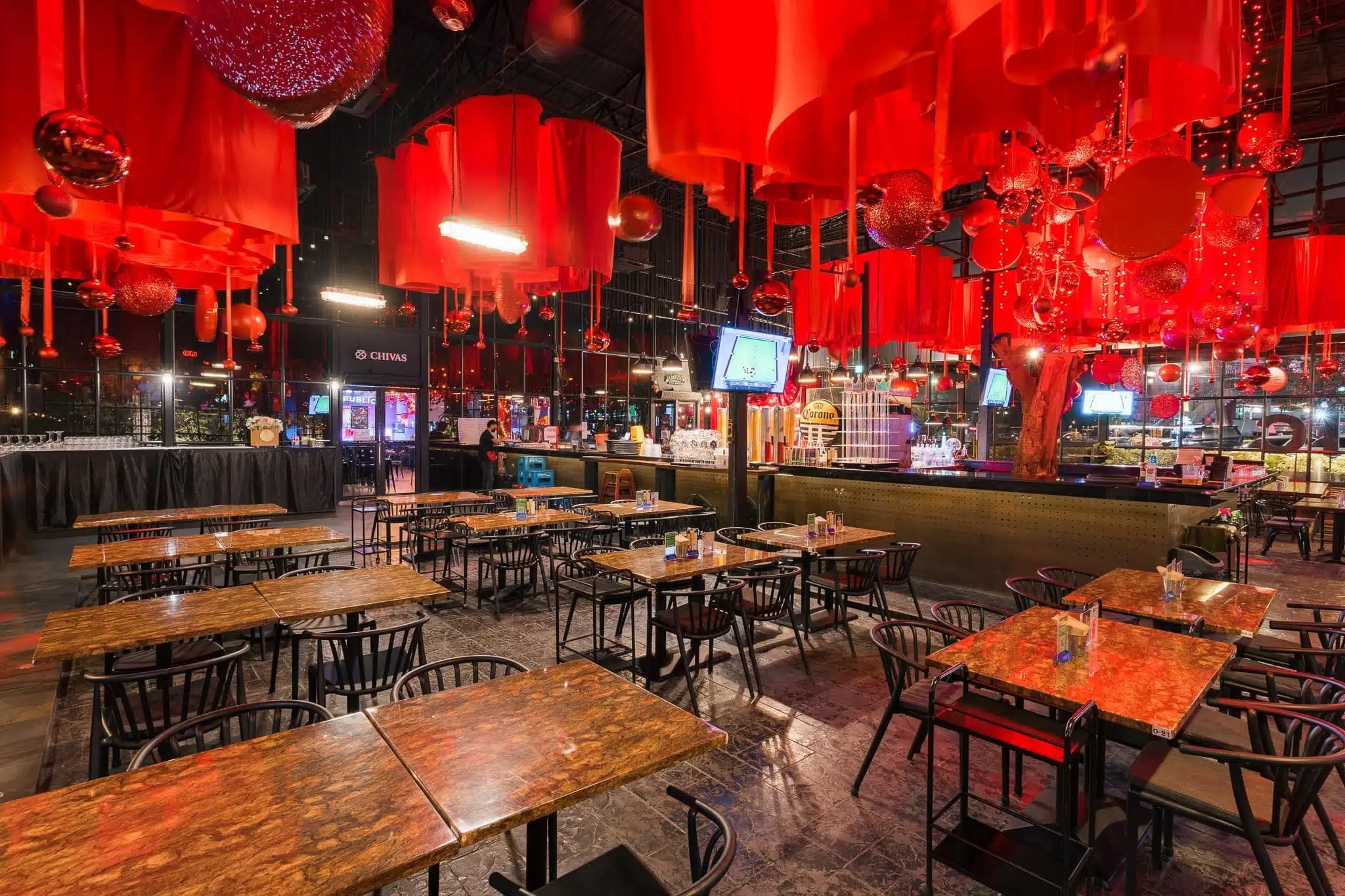 the party setter service ceiling xl 4